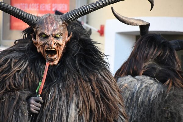 Krampus čerti v Rakousku 2024 Kdy chodí a kam na ně vyrazit Kdy a