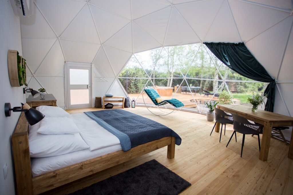 Glamping Igloo